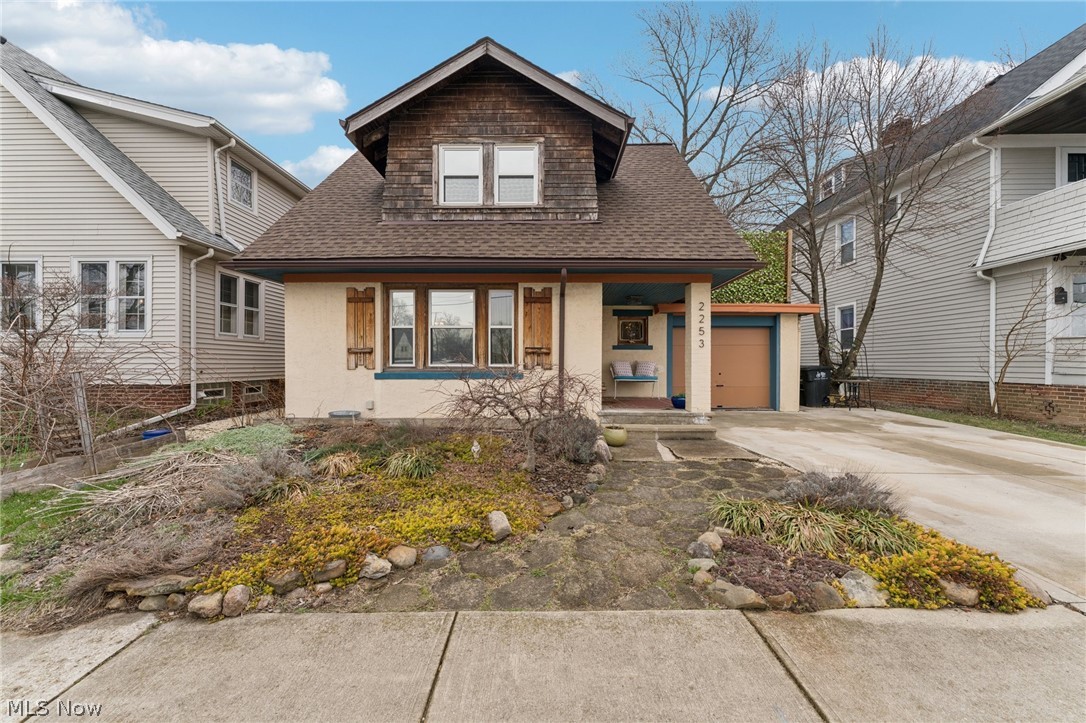 2253 Olive Avenue Lakewood OH 44107