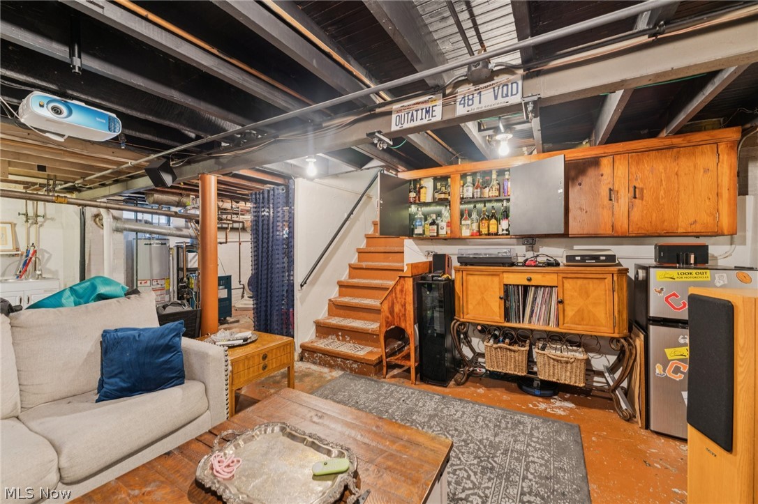 2253 Olive Avenue Lakewood OH 44107