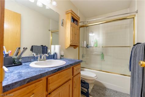 6246 Marelis Avenue NE Canton OH 44721