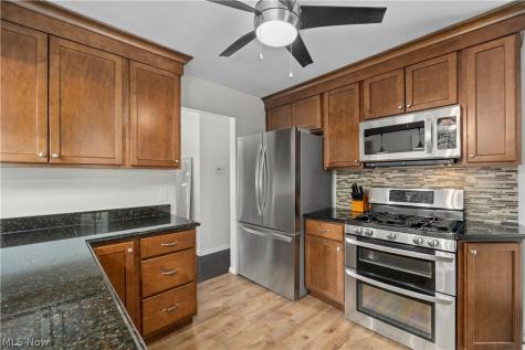 319 Erieview Boulevard Sheffield Lake OH 44054