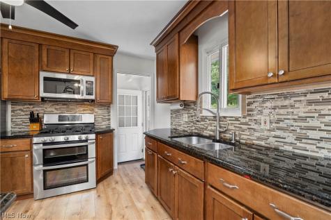 319 Erieview Boulevard Sheffield Lake OH 44054
