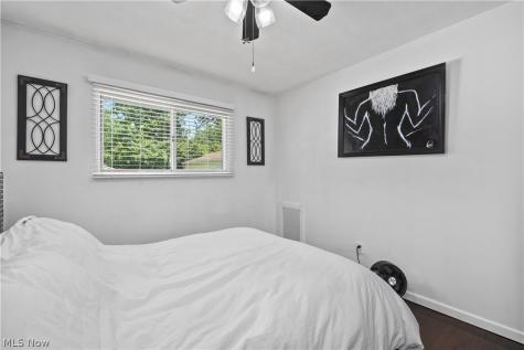 319 Erieview Boulevard Sheffield Lake OH 44054