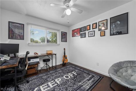 319 Erieview Boulevard Sheffield Lake OH 44054