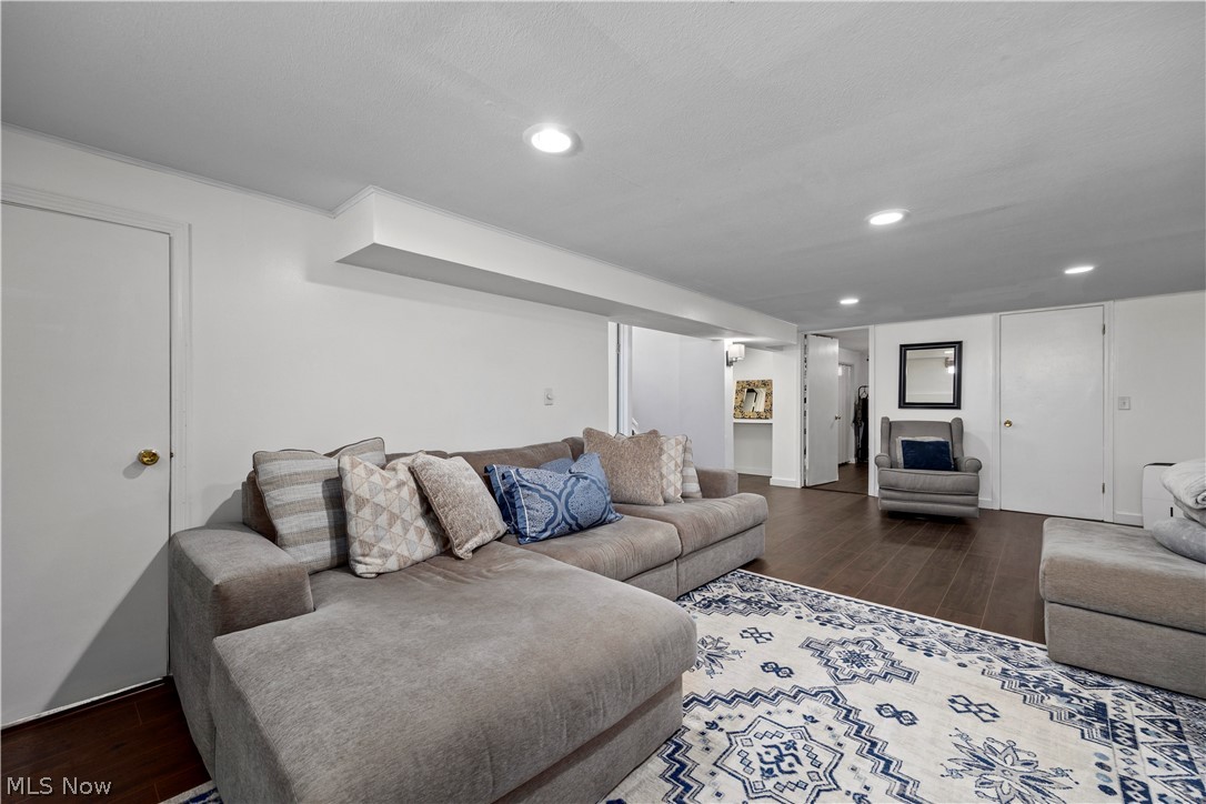319 Erieview Boulevard Sheffield Lake OH 44054