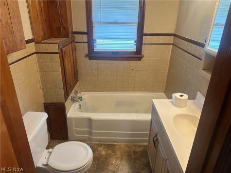 4244 Paumier Avenue Louisville OH 44641