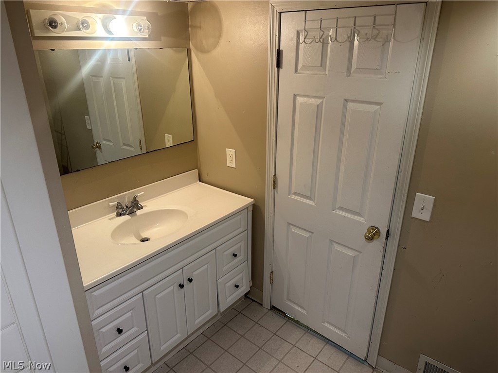 4244 Paumier Avenue Louisville OH 44641