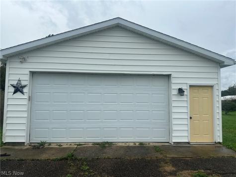 4244 Paumier Avenue Louisville OH 44641