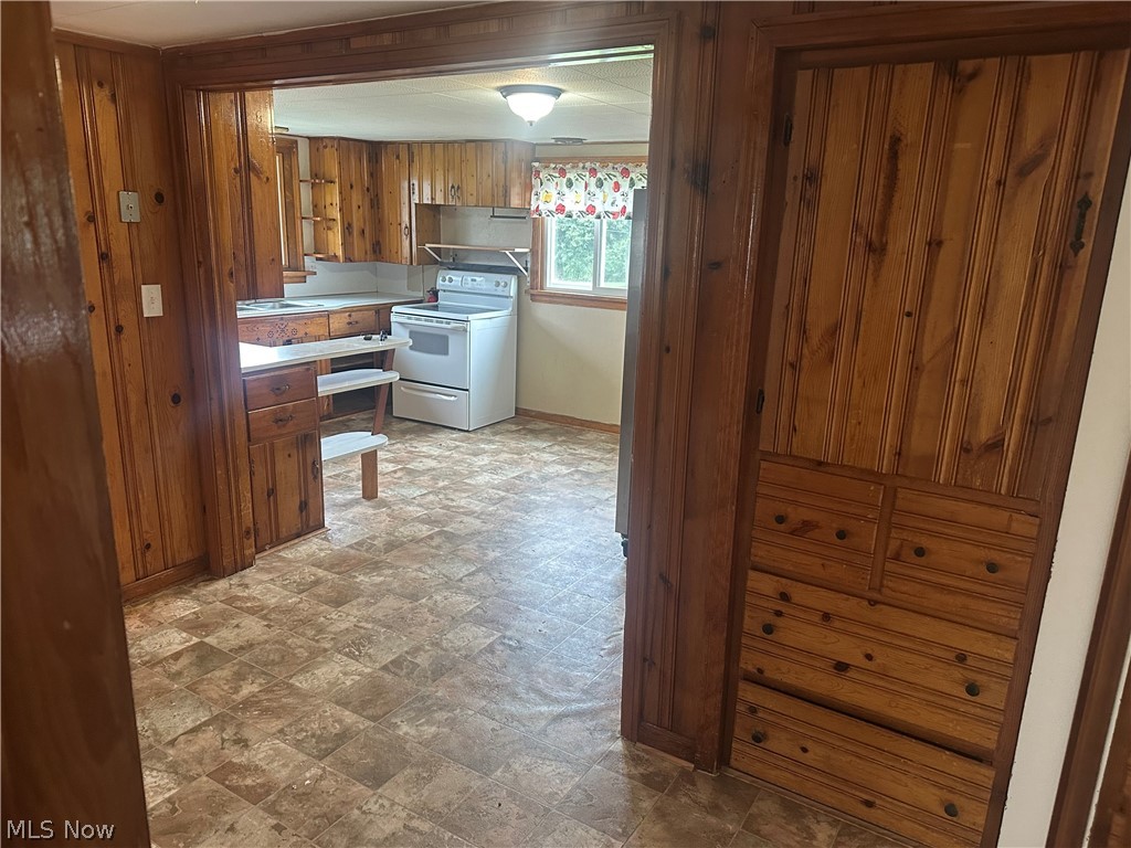4244 Paumier Avenue Louisville OH 44641