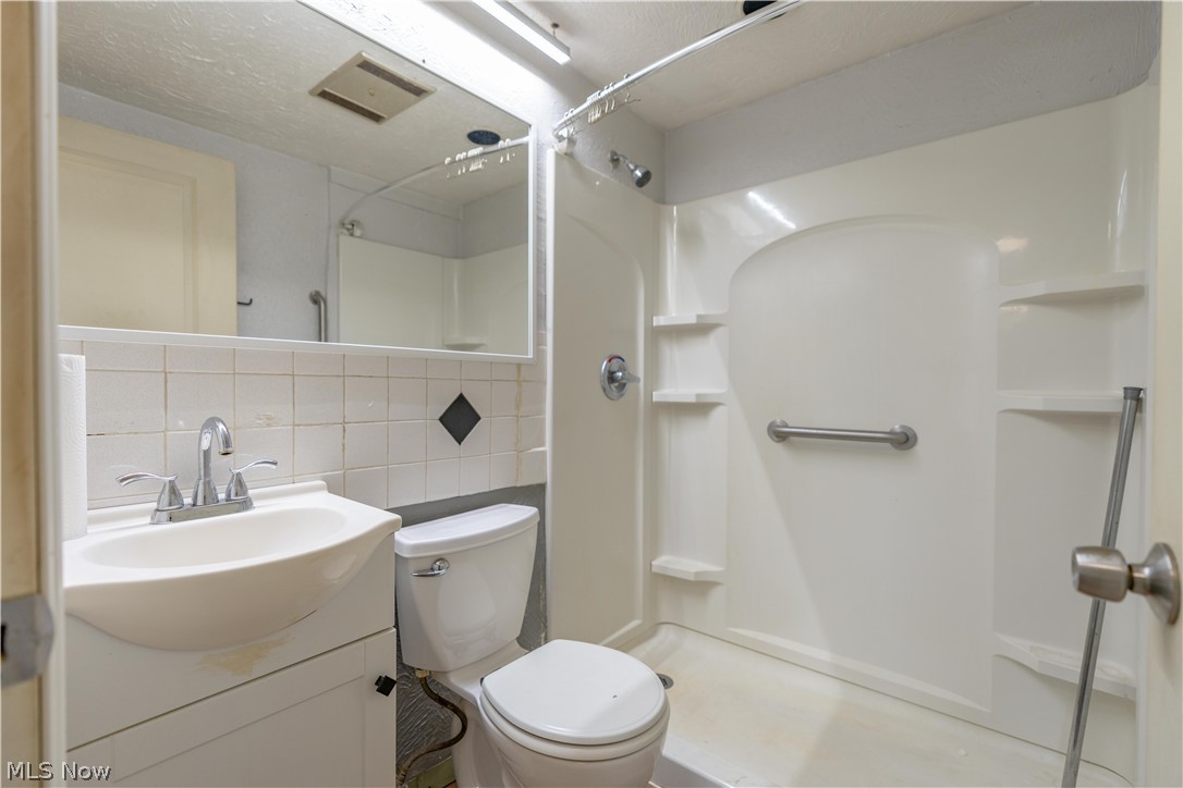 5061 Thursby Road North Canton OH 44720