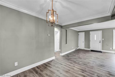 7198 Greenleaf Avenue Parma OH 44130