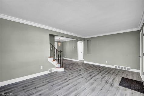7198 Greenleaf Avenue Parma OH 44130