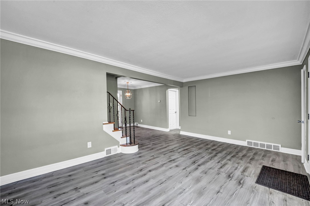 7198 Greenleaf Avenue Parma OH 44130