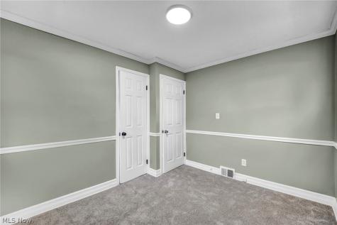 7198 Greenleaf Avenue Parma OH 44130