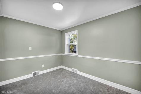 7198 Greenleaf Avenue Parma OH 44130