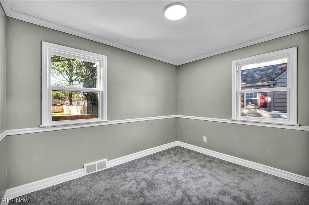 7198 Greenleaf Avenue Parma OH 44130