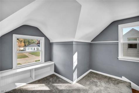 7198 Greenleaf Avenue Parma OH 44130