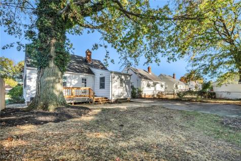 7198 Greenleaf Avenue Parma OH 44130