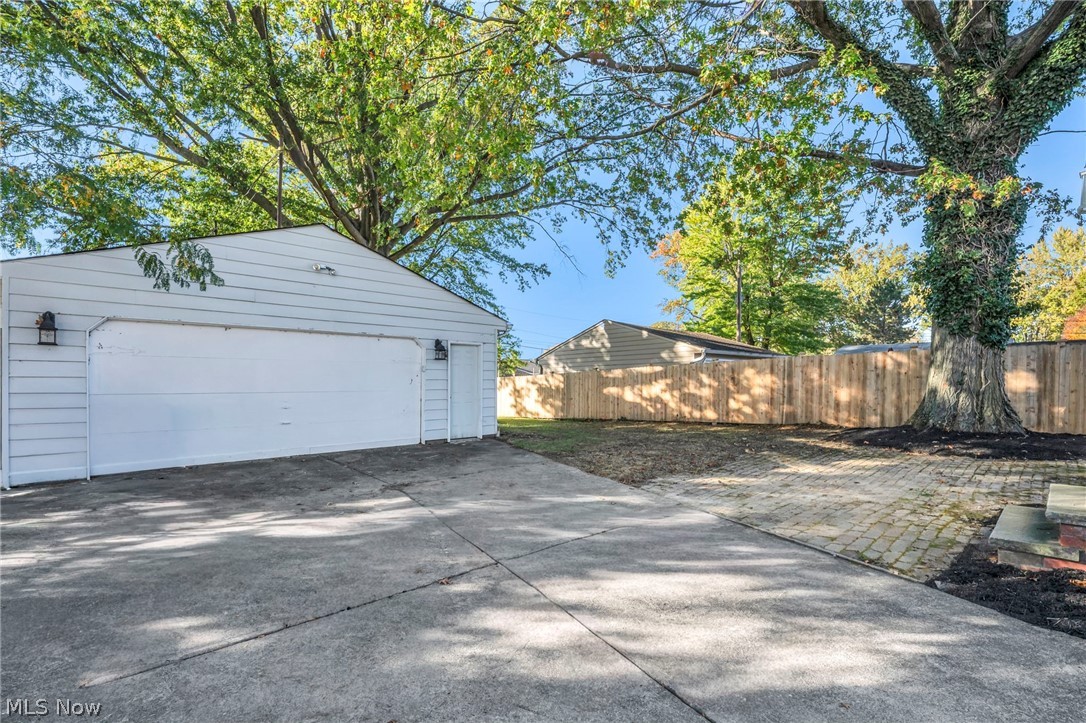 7198 Greenleaf Avenue Parma OH 44130