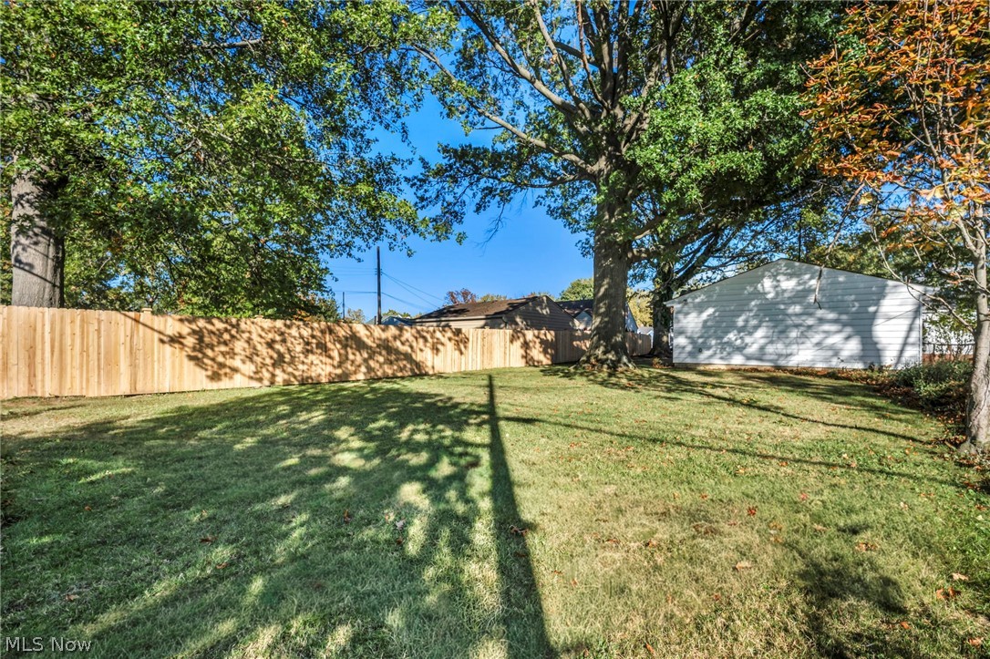 7198 Greenleaf Avenue Parma OH 44130