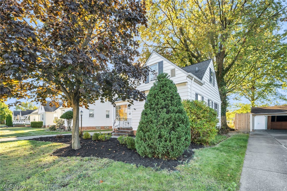 7198 Greenleaf Avenue Parma OH 44130