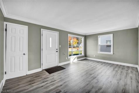 7198 Greenleaf Avenue Parma OH 44130