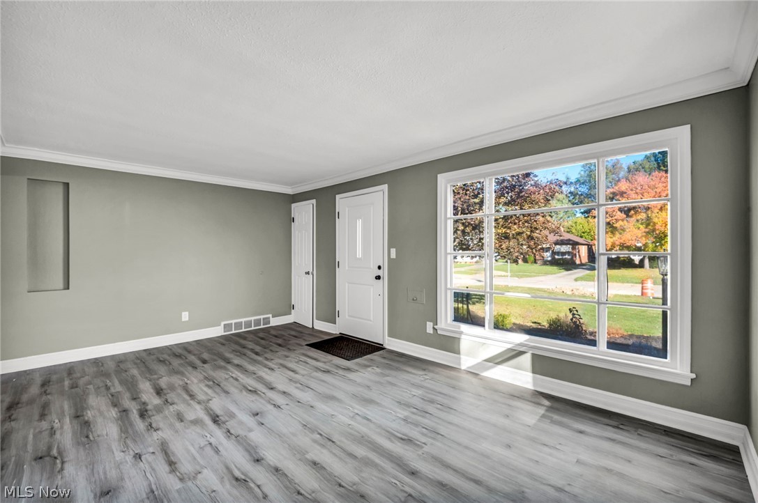 7198 Greenleaf Avenue Parma OH 44130