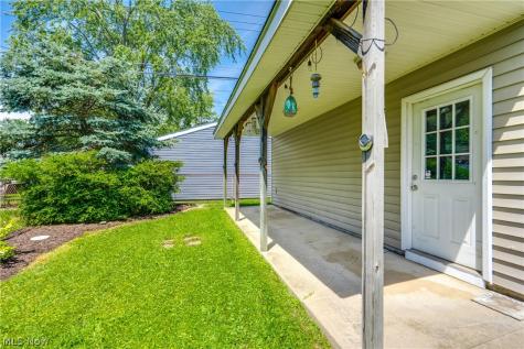 2313 Bollinger Avenue NE Canton OH 44705
