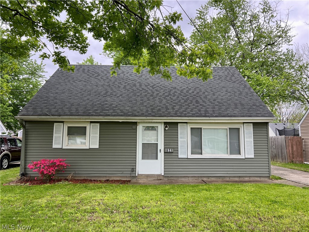 633 Blossom Drive Lorain OH 44052