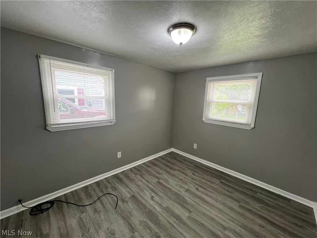 633 Blossom Drive Lorain OH 44052
