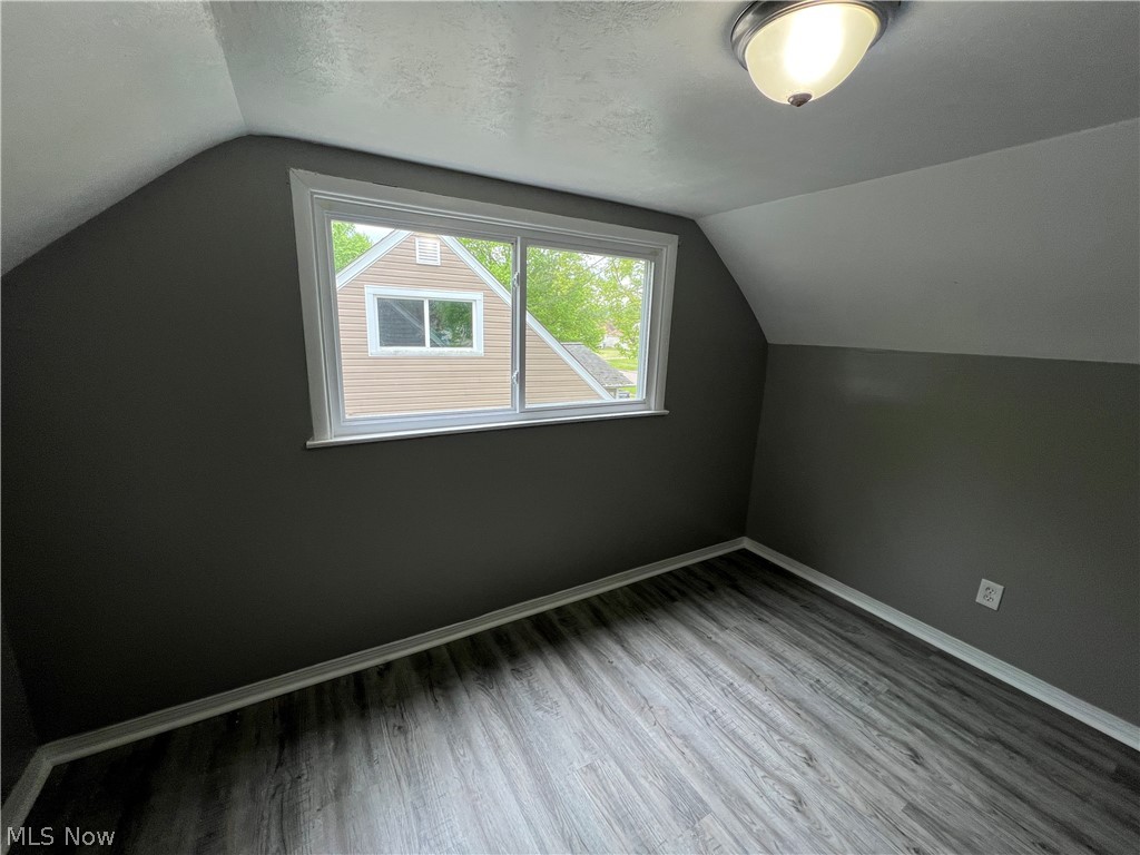 633 Blossom Drive Lorain OH 44052