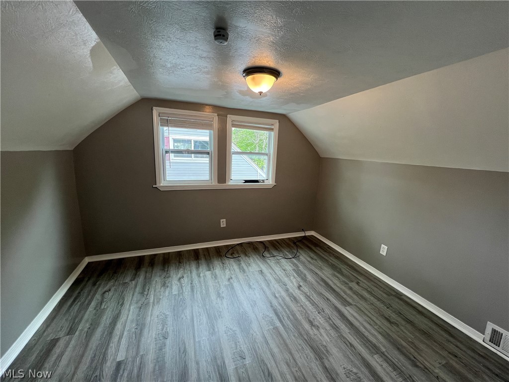 633 Blossom Drive Lorain OH 44052