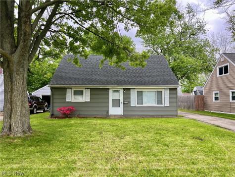633 Blossom Drive Lorain OH 44052