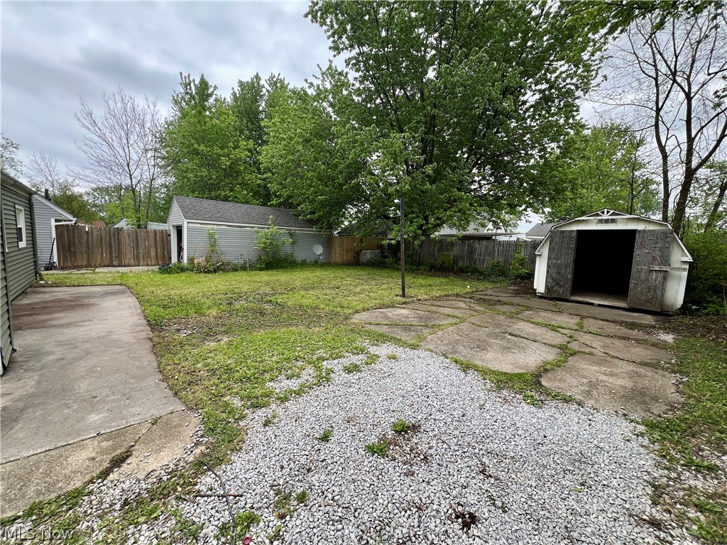 633 Blossom Drive Lorain OH 44052
