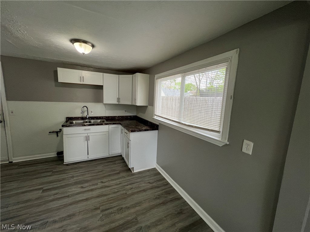 633 Blossom Drive Lorain OH 44052