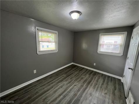 633 Blossom Drive Lorain OH 44052