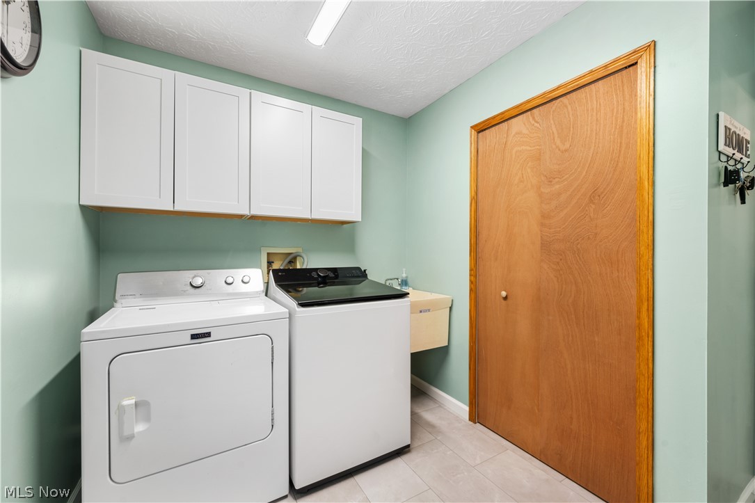 11599 Hoover Avenue NW Uniontown OH 44685