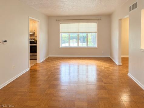 569 Hemlock Drive Euclid OH 44132