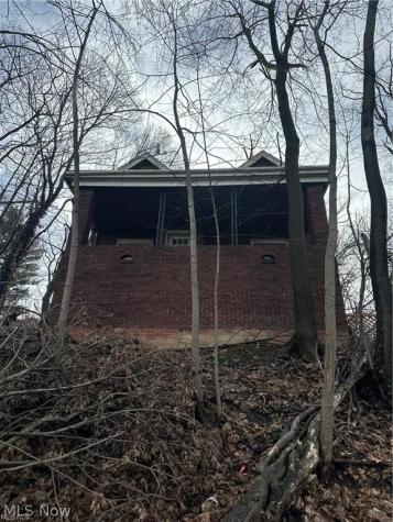 19201 Shawnee Road Euclid OH 44117