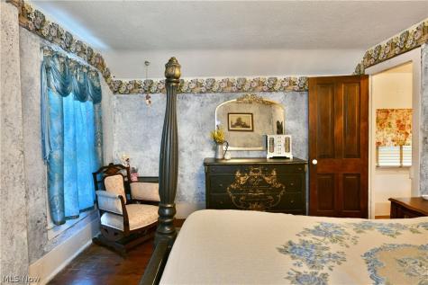 315 W Park Avenue Niles OH 44446