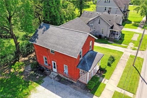 315 W Park Avenue Niles OH 44446