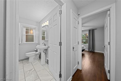 3504 E Scarborough Road Cleveland Heights OH 44118