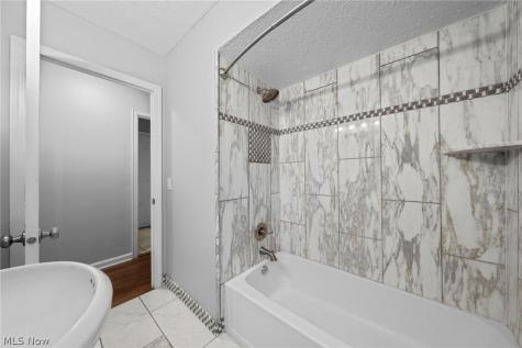 3504 E Scarborough Road Cleveland Heights OH 44118