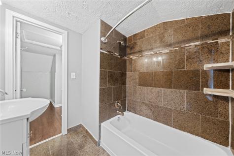 3504 E Scarborough Road Cleveland Heights OH 44118