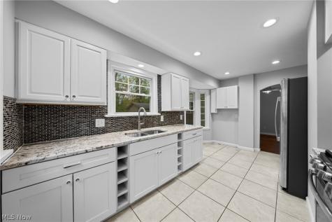 3504 E Scarborough Road Cleveland Heights OH 44118