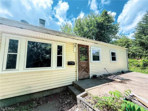 607 Cutler Street Marietta OH 45750