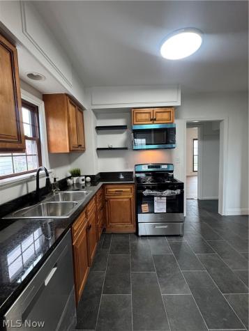 10900 Vernon Avenue Garfield Heights OH 44125