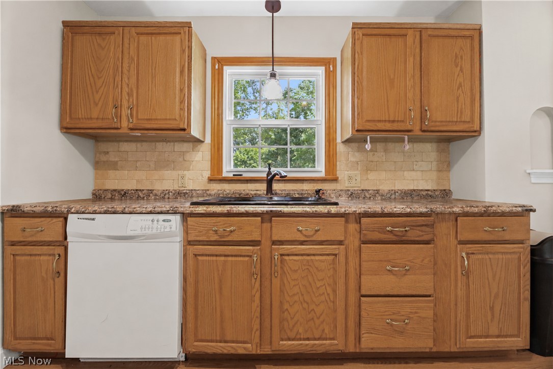 1042 Kingsway Street Alliance OH 44601