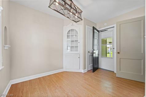 1042 Kingsway Street Alliance OH 44601