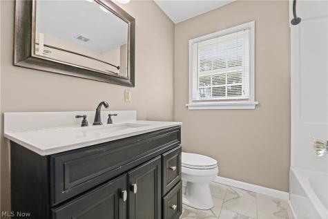 1042 Kingsway Street Alliance OH 44601