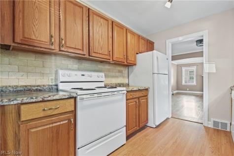1042 Kingsway Street Alliance OH 44601